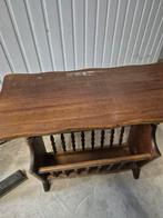 Oud krantenbak, Enlèvement