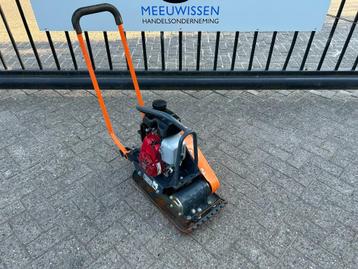 Belle LC3228 benzine trilplaat 1100KG slagkracht gebruikt beschikbaar voor biedingen