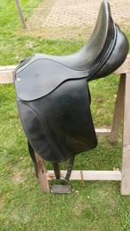 Dressuur zadel Ainsley maat 17, Dieren en Toebehoren, Ophalen