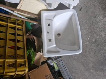 Bonjour à vendre deux 0491.30.91.77  beschikbaar voor biedingen