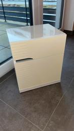 Table de chevet couleur blanc crème, Moins de 55 cm, Moins de 45 cm, Enlèvement, Utilisé