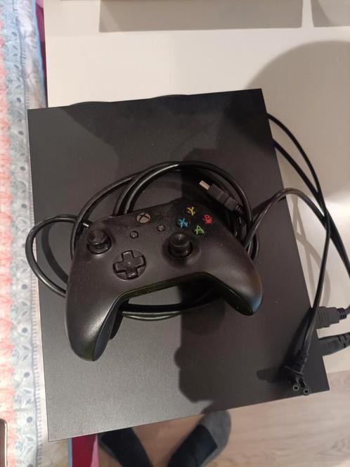 Xbox one x - 1 controller - externe HDD 2tb, Games en Spelcomputers, Spelcomputers | Xbox One, Gebruikt, Xbox One, Met 1 controller