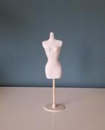 Mini decoratie/barbie paspop, Verzamelen, Poppenhuizen en Toebehoren, Ophalen of Verzenden, Zo goed als nieuw, Decoratie