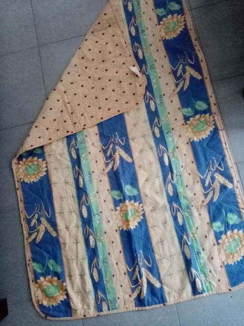 nieuw sprei plaid deken 1.70m  / 1.20m (recto verso), Huis en Inrichting, Woonaccessoires | Plaids en Woondekens, Nieuw, Ophalen of Verzenden