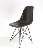 Vintage Eames glasvezel stoel Herman Miller, Huis en Inrichting, Bruin, Ophalen of Verzenden, Zo goed als nieuw, Eén
