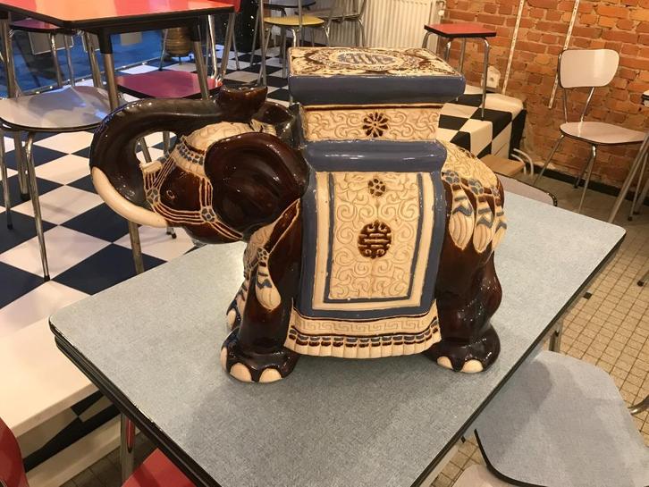 oude olifant, plantentafeltje 250€, Antiek en Kunst, Curiosa en Brocante, Ophalen