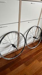 Paire de roues Mavik Aksium + paire de pneus, Vélos & Vélomoteurs, Utilisé