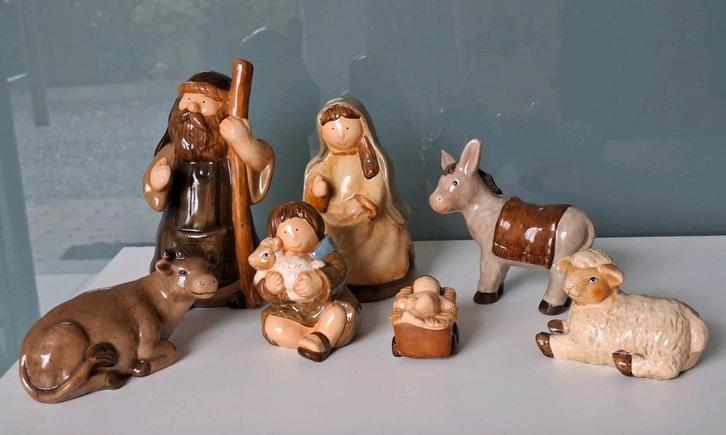 Vintage kerststal – 7-delige keramiek set, Diversen, Kerst, Zo goed als nieuw, Ophalen