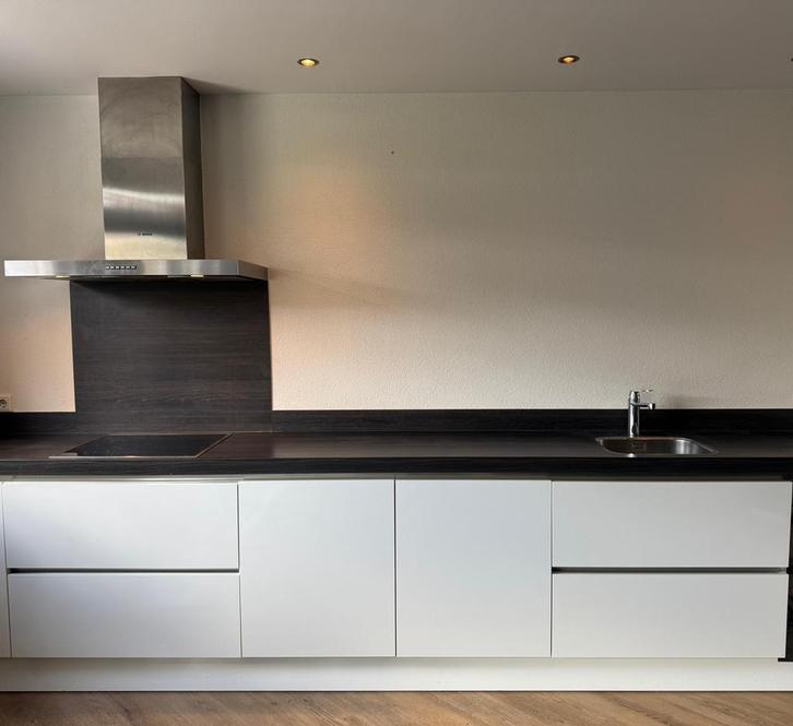 Complete Nette Rechte Keuken + Wandkast + GEDEMONTEERD, Huis en Inrichting, Keuken | Complete keukens, Greeploos, Ophalen of Verzenden