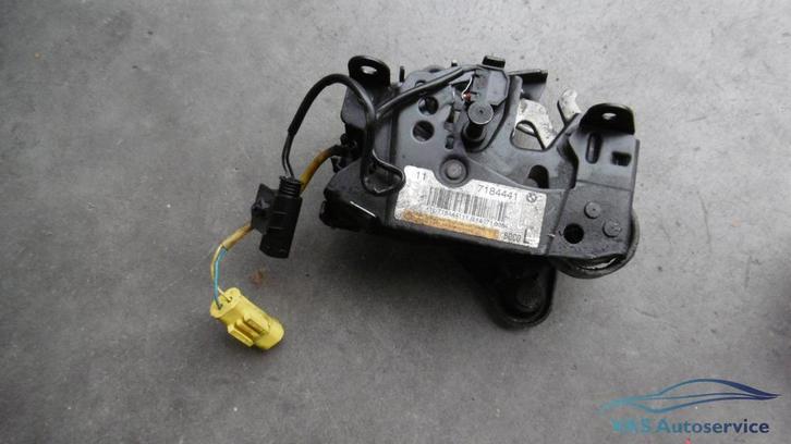 Motorkapsluiting actief   links    BMW 5-serie F10-F11  51 2, Auto-onderdelen, Carrosserie, BMW, Gebruikt, Ophalen of Verzenden