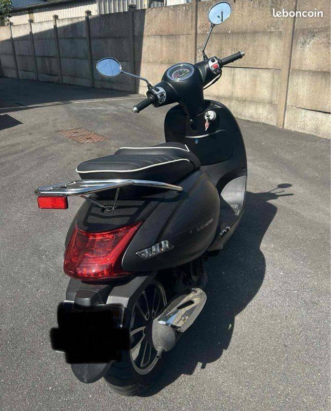 Scooter A klasse 1jaar jong (online=te koop!, Fietsen en Brommers, Scooters | Overige merken, Zo goed als nieuw, Klasse A (25 km/u)