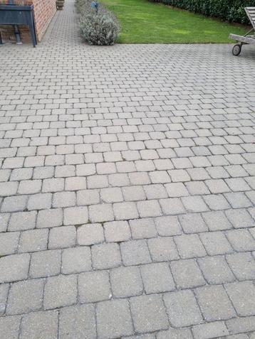 Betonklinkers beschikbaar voor biedingen