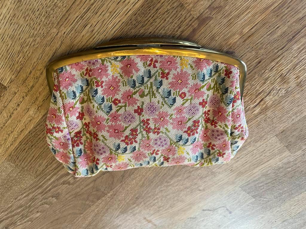 Porte monnaie brodé ancien, Bijoux, Sacs & Beauté, Enlèvement