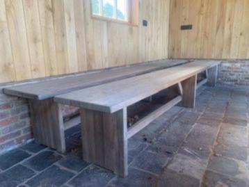 Houten tuinbanken lengte 3,3 m, zitting 39 cm, hoogte 46 cm beschikbaar voor biedingen