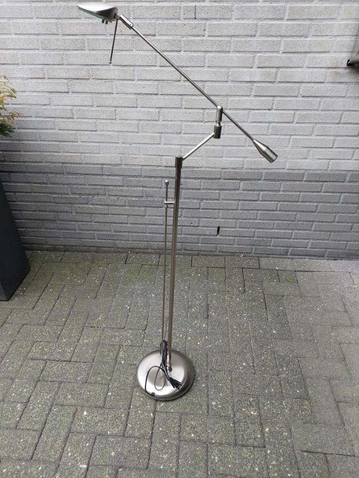 Vloerlamp verstelbaar, RVS., merk Van der Heg., Huis en Inrichting, Lampen | Vloerlampen, Zo goed als nieuw, 200 cm of meer, Metaal
