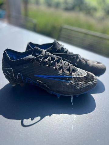 voetbalschoenen beschikbaar voor biedingen