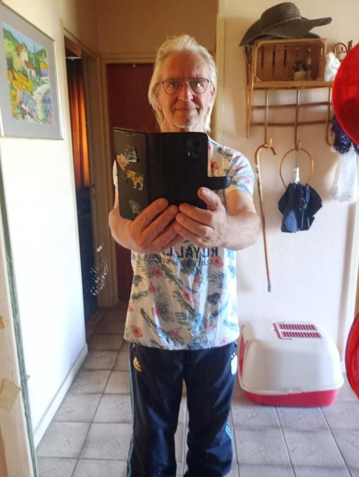 Eenzame man 76 zoekt, Contacten en Berichten, Man zoekt Vrouw