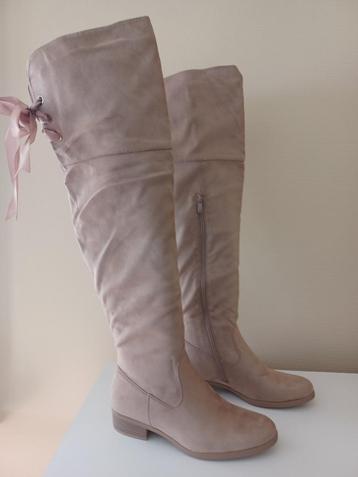 Beige overkneelaarzen - mt 41