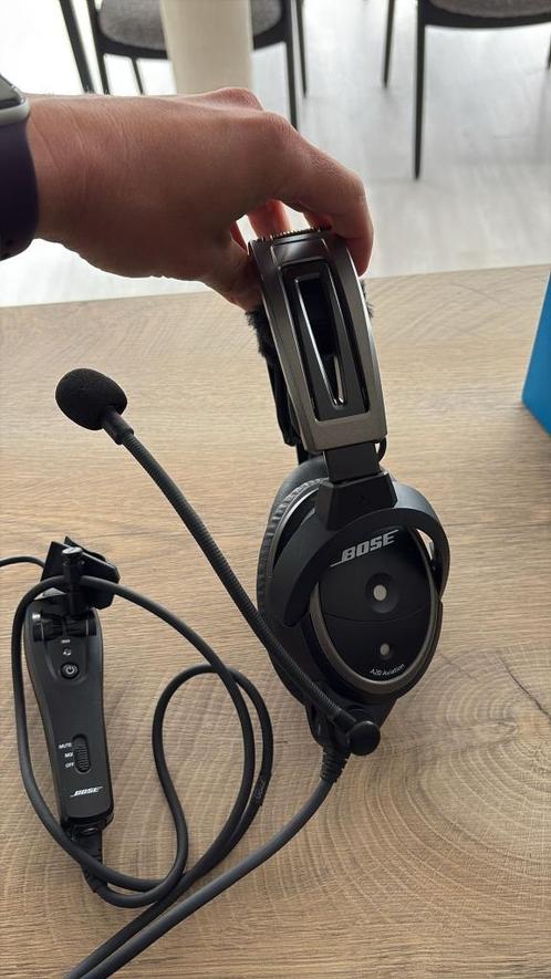 Bose A20 Aviation Headset Met Plug, Computers en Software, Headsets, Zo goed als nieuw, Over-ear, Bedraad, Inklapbare microfoon