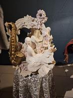 koppeltje witte duiven en 20  bisquit beeldjes prima staat, Ophalen, Gebruikt