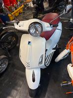 Vespa 125cc Primavera net onderhoud gehad, Scooter, Particulier, 125 cc, 11 kW of minder