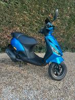PIAGGIO ZIP 2022 842KM NIEUWSTAAT! A klasse 1 jaar garantie, Fietsen en Brommers, Ophalen, Zo goed als nieuw, Zip
