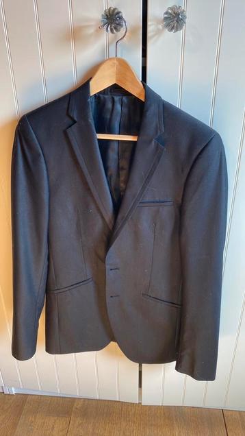 Zwarte vest slim fit beschikbaar voor biedingen