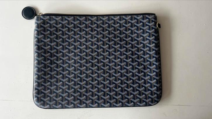 Étui pour ordinateur portable Goyard bleu - poches zippées, Informatique & Logiciels, Housses d'ordinateur portable, Comme neuf