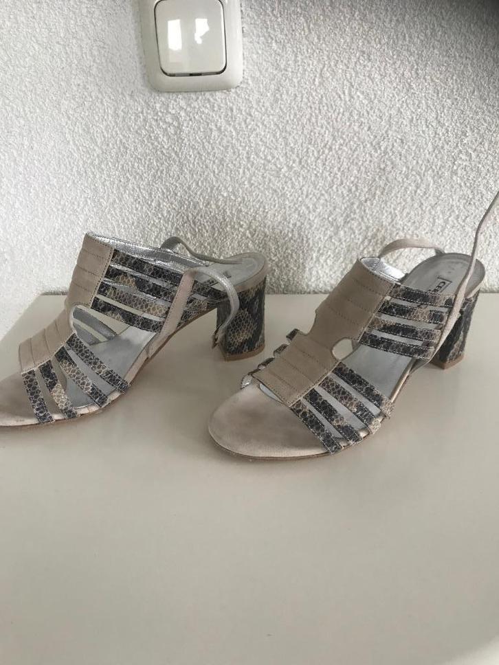 Te koop nieuwe open merk schoenen., Kleding | Dames, Schoenen, Nieuw, Overige typen, Beige, Ophalen of Verzenden
