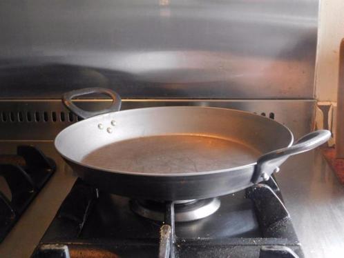 Ijzeren serveer pan, 24 cm a 28 cm , pan, Huis en Inrichting, Keuken | Potten en Pannen, Nieuw, Ophalen of Verzenden