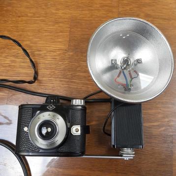Vintage fototoestel met accu flitser, merk AGFA beschikbaar voor biedingen