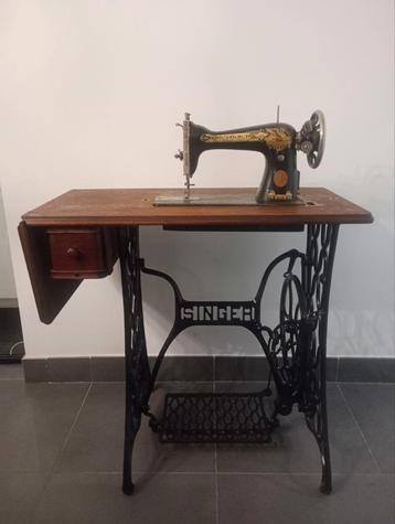Naaimachine singer beschikbaar voor biedingen