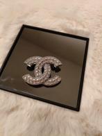 Chanel Broche, Handtassen en Accessoires, Broches, Ophalen of Verzenden, Zo goed als nieuw