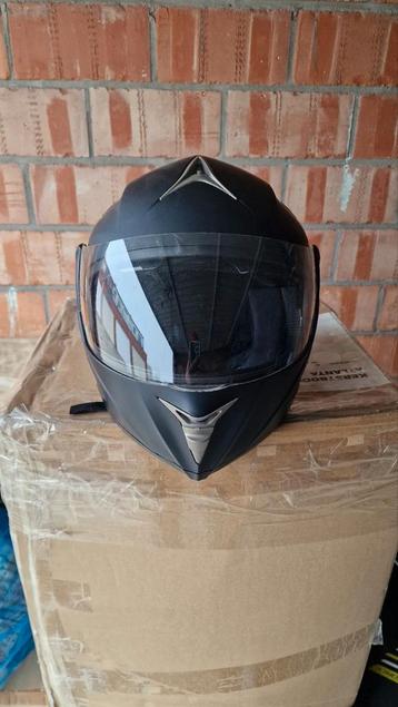 Motor&Brommer helm. Weinig gebruikt, maat M beschikbaar voor biedingen