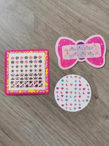 Nagelstickers beschikbaar voor biedingen