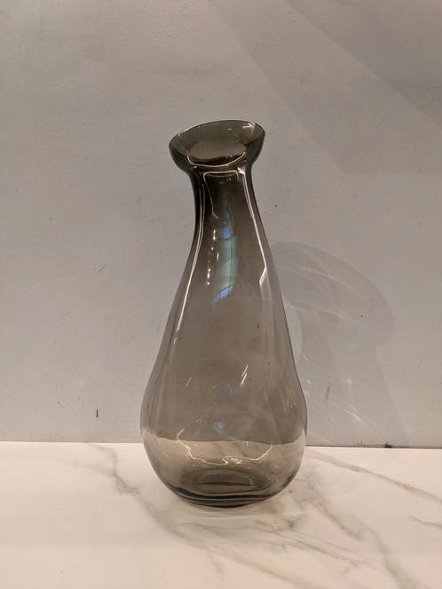 Fuméglas karaf / vaas, Huis en Inrichting, Woonaccessoires | Vazen, Zo goed als nieuw, Overige kleuren, Minder dan 50 cm, Glas