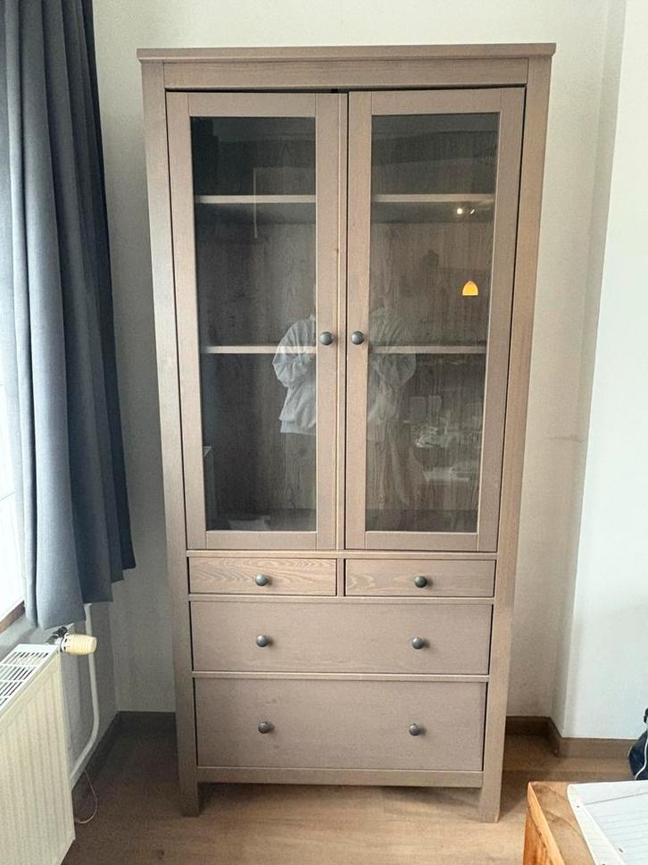 Vitrinekast met glazen deuren + 4 lades – goede staat, Huis en Inrichting, Kasten | Vitrinekasten, Zo goed als nieuw, Ophalen