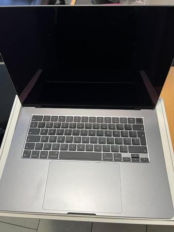 Apple MacBook Air 15,3" - M3, SSD van 16 GB en 512 GB