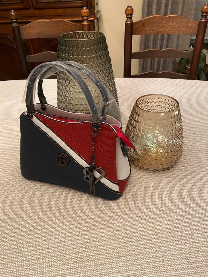 Kleine handtas dames Tommy Hilfiger, Handtassen en Accessoires, Tassen | Damestassen, Nieuw, Handtas, Ophalen