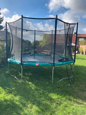 Berg trampoline 330 in heel goed staat!, Kinderen en Baby's, Speelgoed | Buiten | Trampolines, Ophalen, Zo goed als nieuw