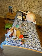 Een persoonbed met bed lade + matras en nachtkastje, Ophalen, Zo goed als nieuw, Matras