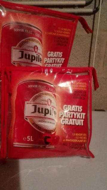 Jupiler party kit: plastieken bekers - viltjes – uitnodiging beschikbaar voor biedingen