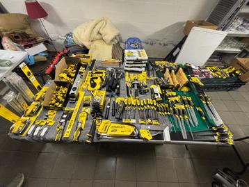 stanley materiaal beschikbaar voor biedingen