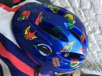 casque enfant disponible aux enchères