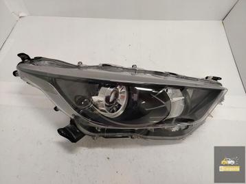 Toyota Yaris IV Lampglas rechts beschikbaar voor biedingen