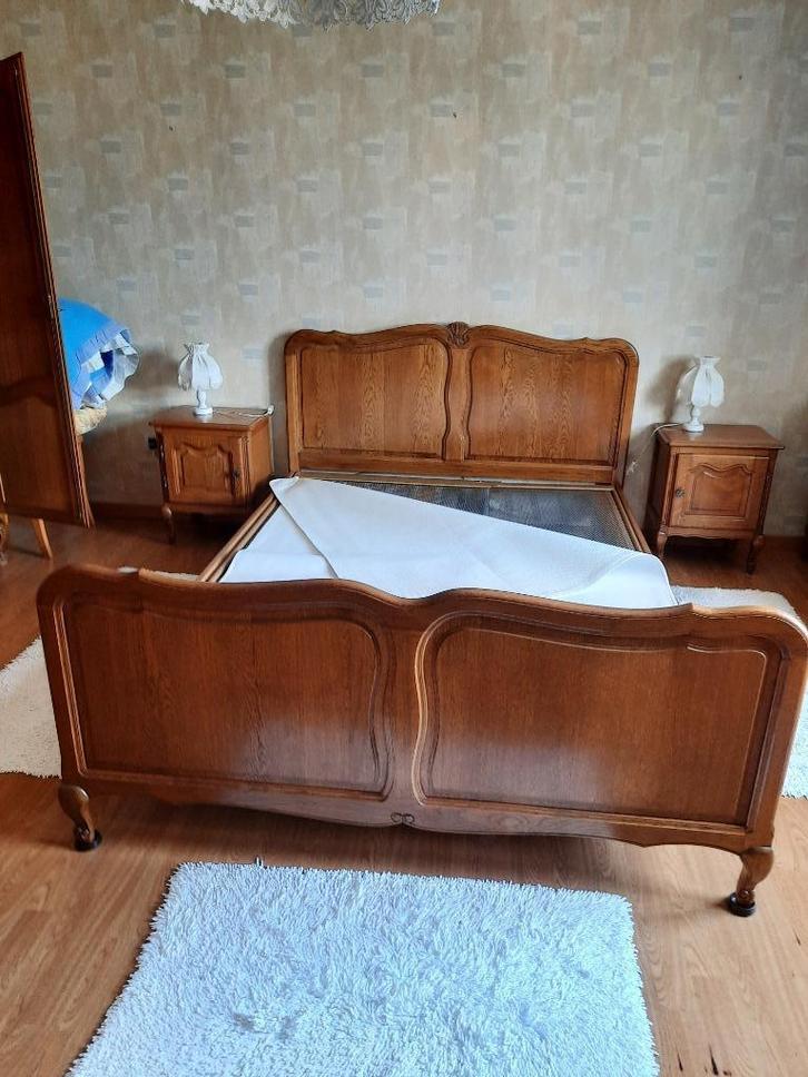 bed in lichte eik / LOUIS XV stijl / met metalen bodem, Antiek en Kunst, Antiek | Meubels | Stoelen en Sofa's, Ophalen