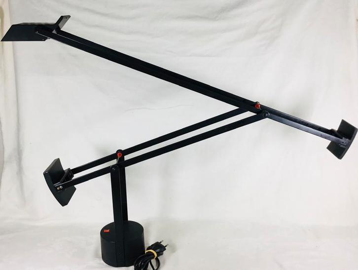 Vontage iconische bureaulamp ARTEMIDE Tizio design R.SAPPER, Antiek en Kunst, Kunst | Designobjecten, Ophalen of Verzenden