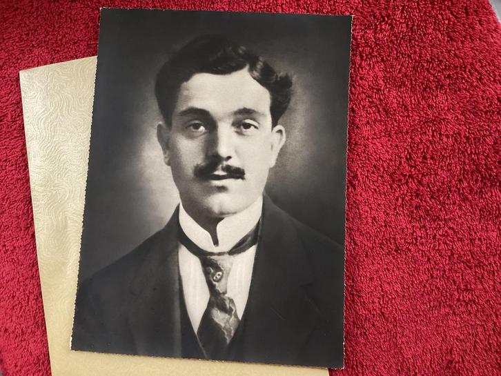 Magnifique encadrement avec portrait artistique, Antiquités & Art, Art | Dessins & Photographie