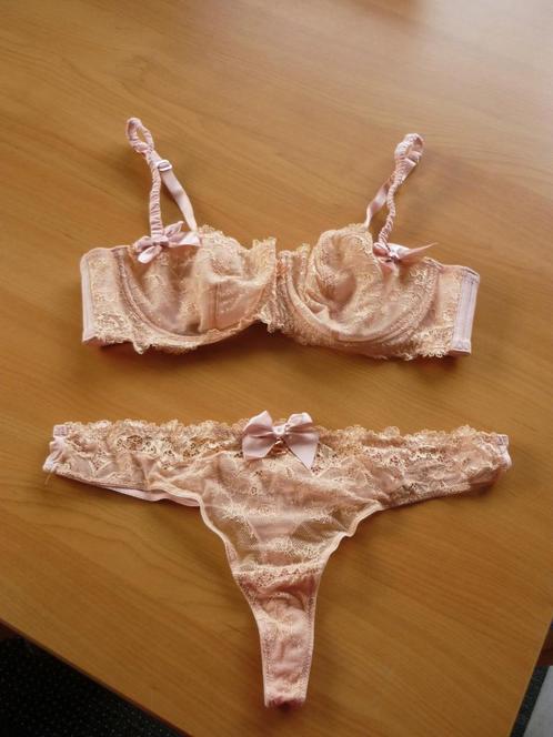 Lingerieset roze spikkels kanten BH beha string Hunkemöller, Kleding | Dames, Ondergoed en Lingerie, Setje, Roze, Ophalen of Verzenden