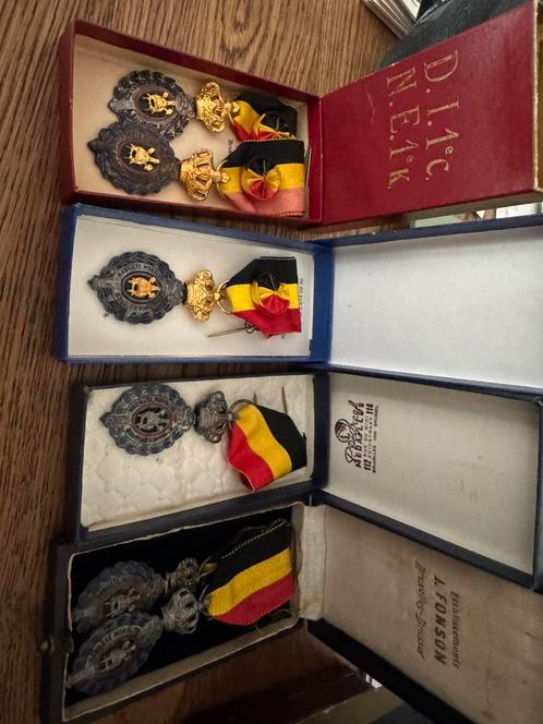 6x insignes (3x 1st klas + 3x 2de klas), Postzegels en Munten, Penningen en Medailles, Ophalen of Verzenden